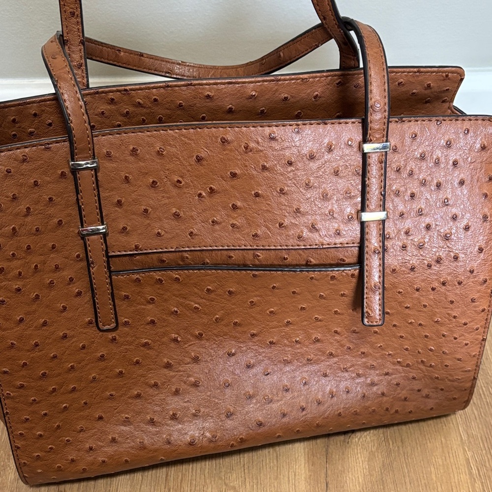 Guess Tan Shoulder Bag - Picture 4 of 7
